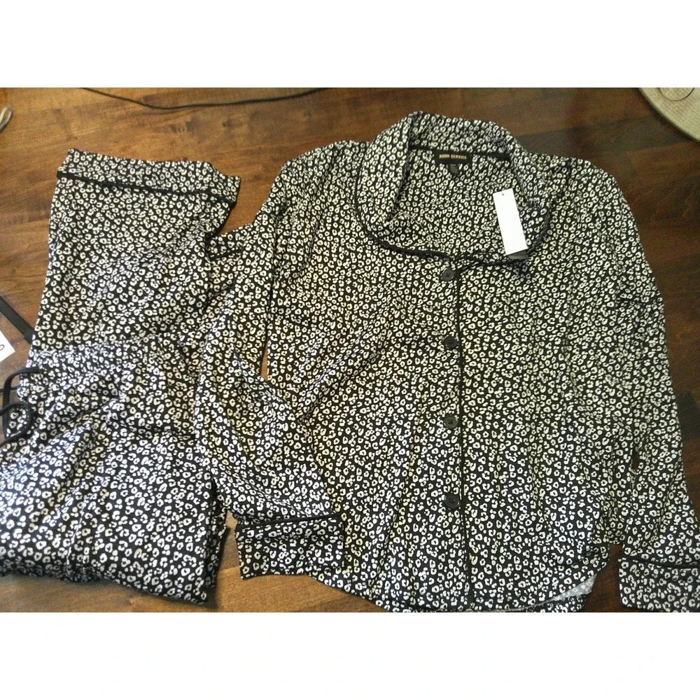 Room Service Pajama Set Womens Small Black White NWT Leopard Print Long Sleeve